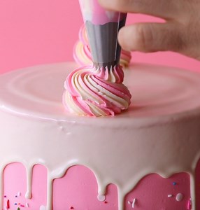 1M views · 8.5K reactions | Can you guess what favorite '90s snack inspired this cake? Hint:  : The Scran Line | Sugar Fix | Facebook