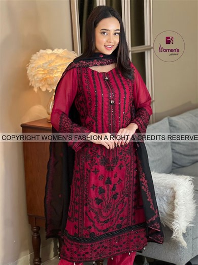 61K views · 202 reactions | ধামাকা অফার ২1০০ টাকার ড্রেস এখন মাত্র ১৬০০ টাকা蘭। | WomenS Fashion | Facebook