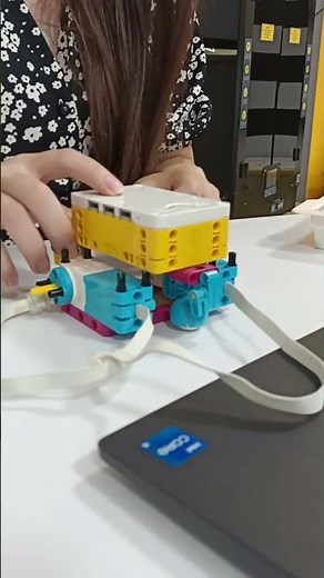 Lego Spike Set Çizgi İzleyen Robot Yapıyoruz 🤖