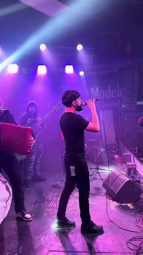 Back stage with Tony loya #guitar #corridos #musica #musicamexicana #tonyloya #shorts #viral #feed