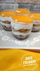 DOCE FOLHADO Receita: 👇👇👇👇 https://www.tradicoesdoces.com/post/doce-folhado Aprenda neste vídeo a fazer esta deliciosa sobremesa com morangos, chantilly, folhado e doce de ovos, um doce fresco e perfeito para os dias de calor. Espero que gostem! 😊🙏 Agradeço que partilhem, deixem um like e sigam-me no topo da página! 🙏 Subscrevam o meu canal do YouTube, é gratuito. 🙏👇 www.youtube.com/c/ReceitasdeTradiçõesDoces . . #receitas #receitasimples #receitasfaceis #receitadepastelaria #bakingtime