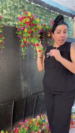 Dale vida a cualquier espacio con estas hermosas flores artificiales colgantes