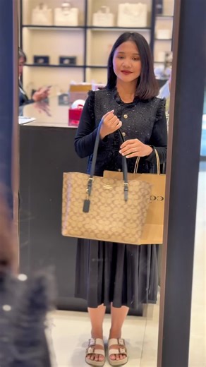 Serunya Belanja di Coach Premium Outlet Karawang