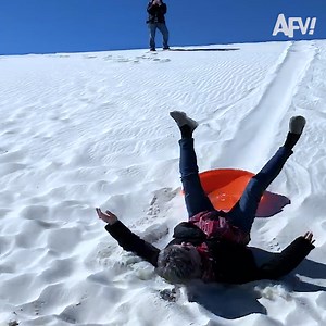 247K views · 5.9K reactions | It's a winter wonderland of laughter! ❄️藍 | America's Funniest Home Videos | Facebook