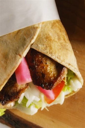 Creamy garlic puree made easy with olive oil