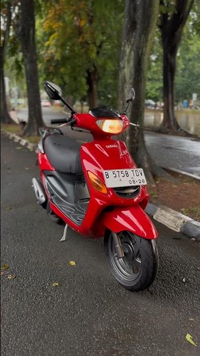Yamaha Glide 100cc 2 Stroke (Scooter)