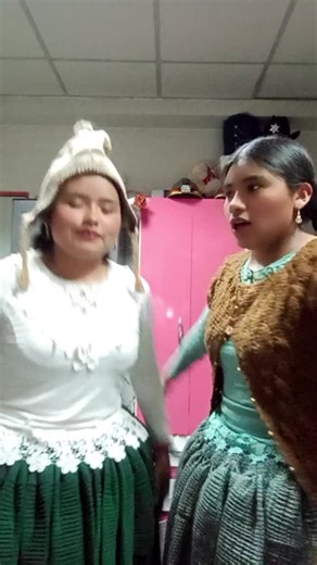 Bailes y diversión con Andreita y Mary