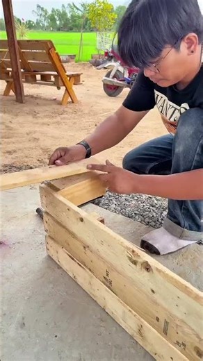 Simple DIY Wooden Bench in Under 60 Seconds! 🪵🔨 So Satisfying! #diy #woodworking #woodworker