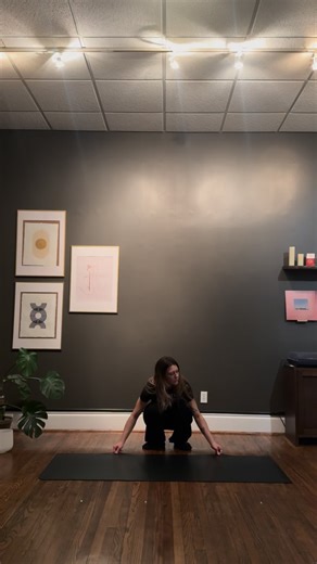 A merging of all the flows I’ve been teaching these past few weeks. Rarely do I ever string this many poses together while I’m teaching, but when I’m practicing for myself, it’s fun to just let loose and flow. My favorite time to practice is after a night of teaching classes when the studio is quiet and still full of energy. It re-grounds me in my body and reminds me that I’m enough as I am. I hope you show up for yourself this week. You’re worth the time you spend on you❤️ #yogapractice #slowdo