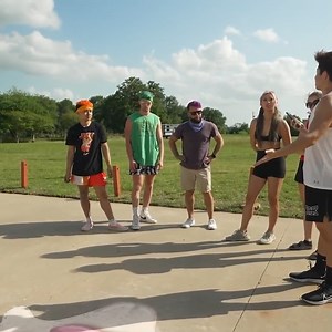 52K views · 1.5K reactions | These artist will use chalk to draw, and I will be taking their phones away! LOL  | ZHC | Facebook