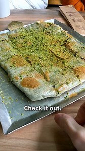 Tasty Turkish Katmer Dessert in Gaziantep 🇹🇷 I visited Metanet Katmer, in the old town of Gaziantep to try this tasty Turkish treat. It's a pastry stuffed with pistachios and kaymak, which is a cheesy kind of clotted cream that's popular in Turkey. #Gaziantep #Turkey #Türkiye #TurkishFood #TurkishCuisine | Dale Philip