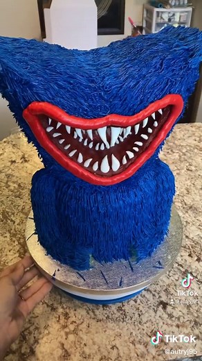 Cool Huggy Wuggy Birthday Cake Decorating Ideas