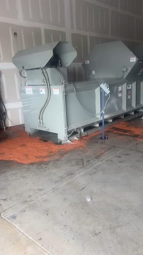 Cardboard compactor rebuild . . #heavywrenching🔧 #hydraulics #texas #heavyequipment #dirtyjobs #industrialhydraulics #mobilehydraulics #fluidpower #BeforeAndAfter | Ms. Hydraulics LLC.