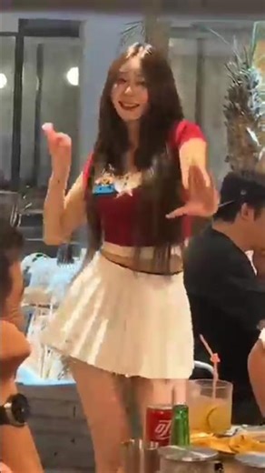 Waitress dance at restaurant #asia #japanese