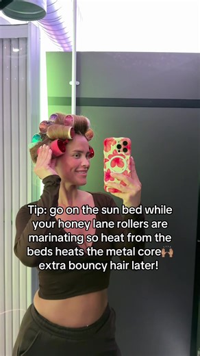 Hot Tip: Sunbed Tanning with Honey Lane Rollers!