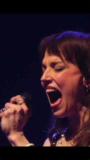 Halestorm's Lzzy & Joe: The Living Room Sessions – I REMEMBER YOU (SKID ROW) pt 2 Bloomington Jan 25