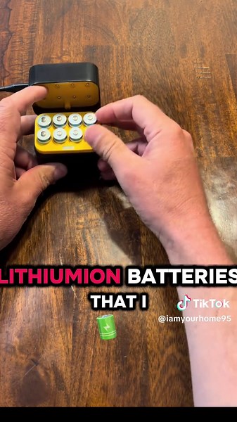 PS5 controllers eat batteries for breakfast 🤦‍♂️ #Gamertok #batterylife #tiktokmademebuyit #consolewars