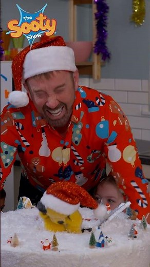 Sooty's Christmas surprise! 🎅🎂🥳 #shorts #thesootyshow #christmas | ‪@TheSootyShowOfficial‬