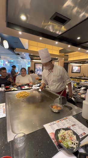 Basag ang itlog. Galingn ni kuya bumawi sa huli. #fypシ #teppanyaki #aywowtv | Ay Wow TV