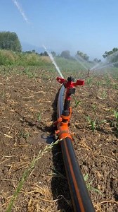 What if you could change your sprinkler layout in under 10 seconds?🤯 Now you can. Quick coupling means more time enjoying your garden, less time fussing with fittings. How many spots would you water? GreenFlow AgriServ #agribusiness #farmers #irrigation | Mpundu The Agri-Engineer