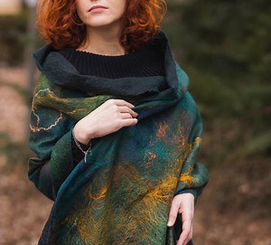 Handmade Felted Shawl – Forest-inspired Nuno Felt Wrap – Emerald Wool Scarf – Soft Artistic Eco-friendly Gift for Her - Etsy