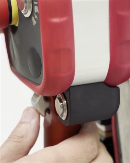 Eto thumb operated handle (ETO)