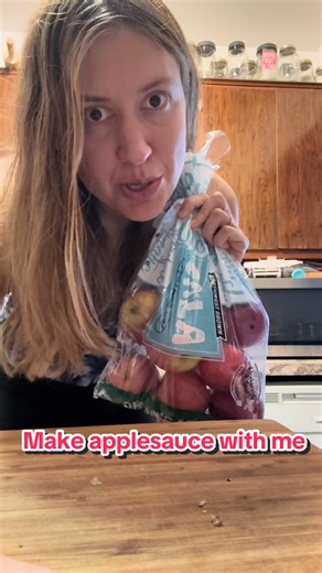 Make Delicious Applesauce at Home