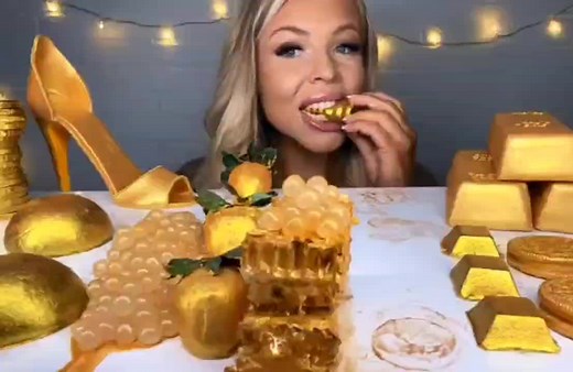 hunnibee eating gold stuff#hunnibeeasmr #gold