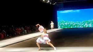 La moda, el arte y las tendencias, fueron los protagonistas de una noche más en Distrito Moda, que se lleva a cabo en el Centro de Eventos Valle del Pacífico. 👉🏼 Todos los detalles por Telepacífico.com | Telepacífico