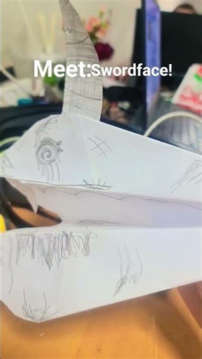 pls no hate I just don't know how to make puppets so I made it out of a paper plane😅