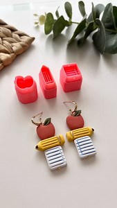 I’m in love with this cute Bead Set ❤️really having fun creating Back to School collection this year 🌸 #polymerclayearrings #polymerclay #clayslab #clayartist #clayearrings #polymerclayearrings #clayart #clayjewelry #polymerclayjewelry #jewelryhandmade #handmadejewelry #veeclaydesign #smallbiz #smallbizowner | Vee Clay Design