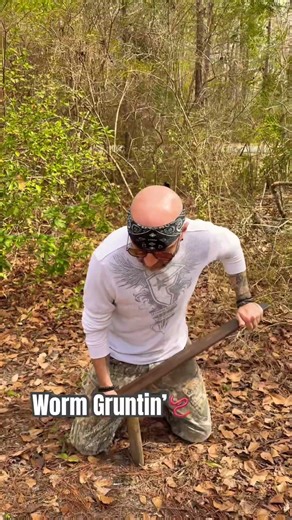 Worm Gruntin’ 🪱 #outdoors #fyp #fishingtips #florida #youtube #shorts #worms #wildlife #nature