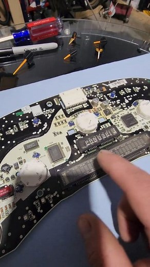 Tips for when you're repairing a GM cluster! . . . . #mechaniclife #carguy #cargirl #mechanic #tips #tipsandtricks #howto #diy #cluster #repair #robthemechanic #soldering | Robert Zeromski