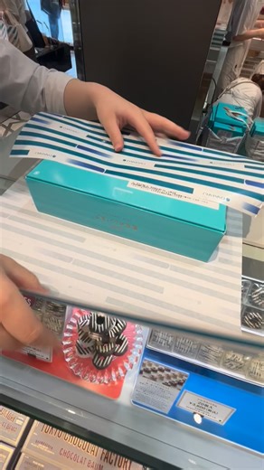 yuca kobayashi on Instagram: "［Japanese sweets shop］ 🇯🇵日本の美しいラッピング🇯🇵 " Paper cutting wrapping " 🎁🎁🎁 Highly recommended for the gift ➡️ Each shop has wrapping design and ribbon coordination in Japan🇯🇵🎁 - Impressive Japanese wrapping skill at Japanese sweets shop TOKYO CAMPANELLA (at department store) in Tokyo🎁🇯🇵 #yucatokyowrapping #japanwrappingstyle #japanesehospitality #omotemashi THE Japanese call it omotenashi: a service concept for which no simple translation exists. Thoughtfuln
