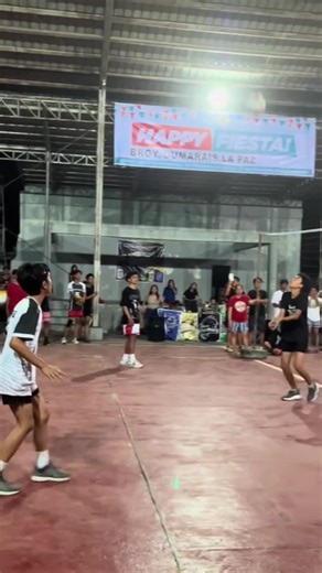 #stitch with @Thea Villanueva Sahagun Greatest volleyball play I have ever witnessed ever. #volleyball #volleyballworld #volleyballplayer