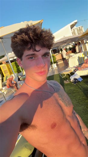 Leo ⭑ (@itsleolevine)’s videos with original sound - 🌴
