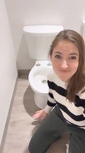 @kohler is changing the toilet riser game with this beauty! Hitting all the essential features with 3” of height, easy installation on elongated or round seats, gap-less finish, and the easiest release system for simple cleaning 👏🏻👏🏻👏🏻👏🏻 #occupationaltherapy #otstudent #homehealth #homehealthcare #accessibledesign #kohler #physicaltherapy #arthritis #rheumatoidarthritis #chronicillnesscommunity #chronicpain #chronicfatigue #hipsurgeryrehab | Lindsay DeLong