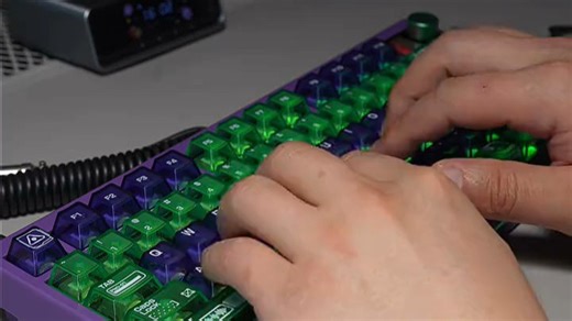 PMO P75机械键盘开箱！全键无冲、手感清脆，打字编码不卡顿，办公效率提升明显，家用职场皆宜。