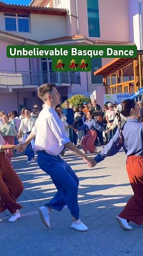 Unbelievable Basque Dance! 💃 A True Cultural Spectacle! #shorts #unbelievable #basque #dance #2025