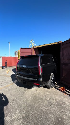 Discover the 2023 Cadillac Escalade Features