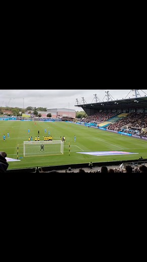 Coventry City free kick against Oxford United Official #OxfordUnitedFansPage #EFLChampionship #EFL #football #footballfamily #ChampionshipSeason #coventry #coventrycity | Oxford United Fans Page
