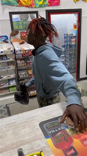 MOUSE PRANK ON MY CUSTOMERS | Emersoner