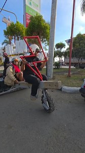 4.9M views · 60K reactions | Vespa Tiang Listrik pertama mengaspal langsung masuk Java Extremist ‍☠️ #vespa #vespaindonesia #vespaextreme #vespaextremeindonesia #stankibliz #reelsvideo #reelschallenge #reelsindonesia | Stank Ibliz Real | Facebook