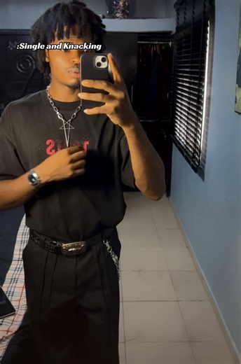 If you need baby treatment, go to hospital 🤨 #DarkAmors #DAsHowWeRoll #SingleandKnacking