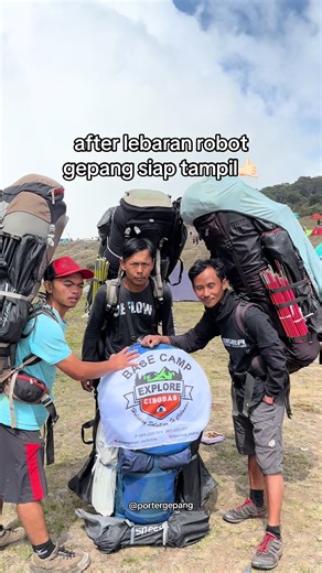 mari kita tampil dan berikan service terbaik kita kepada custumer🔥 #porter#gede#pangrango#pendaki#gunung