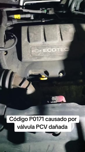 Diagnóstico del Código P0171 por Válvula PCV Dañada