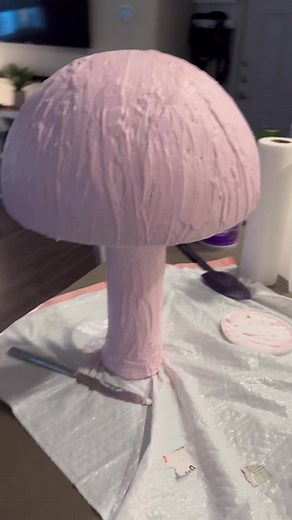 Making a jumbo mushroom 🍄 Part 2! #papermachesculpture #mushroomsculp...