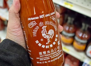 8 Best Sriracha Brands That Aren’t Huy Fong