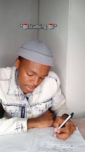 Ace your Exams with the Matric Live App. Find out more info from the link in my bio @OldMutual #OldMutual #OMLearnThinkDo #Ad