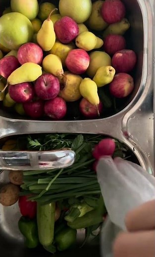 “Washing Fresh Fruits & Vegetables in the Sink | Aesthetic Kitchen Prep Video”